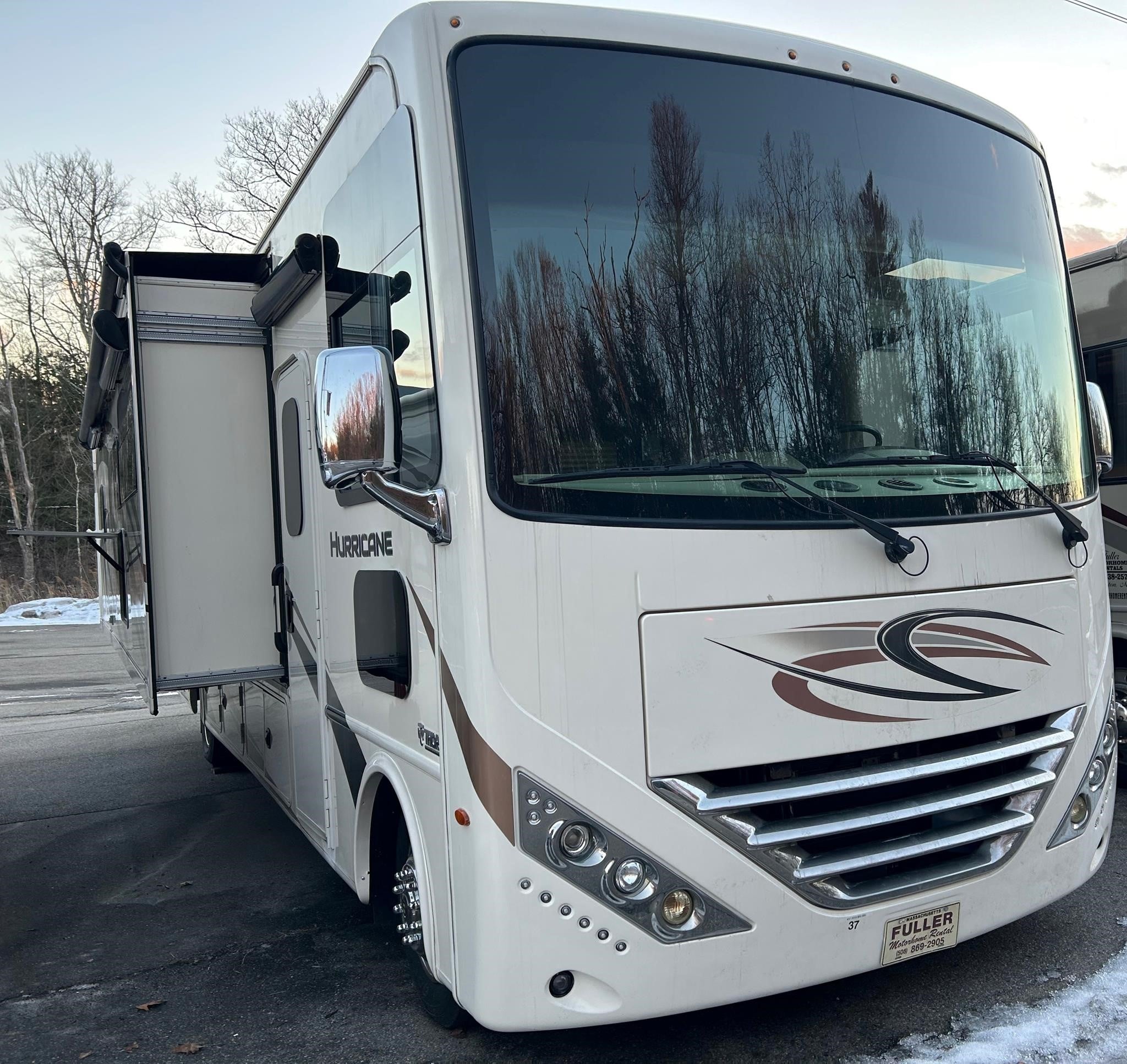 2019 THOR MOTOR COACH HURRICANE 34R #37